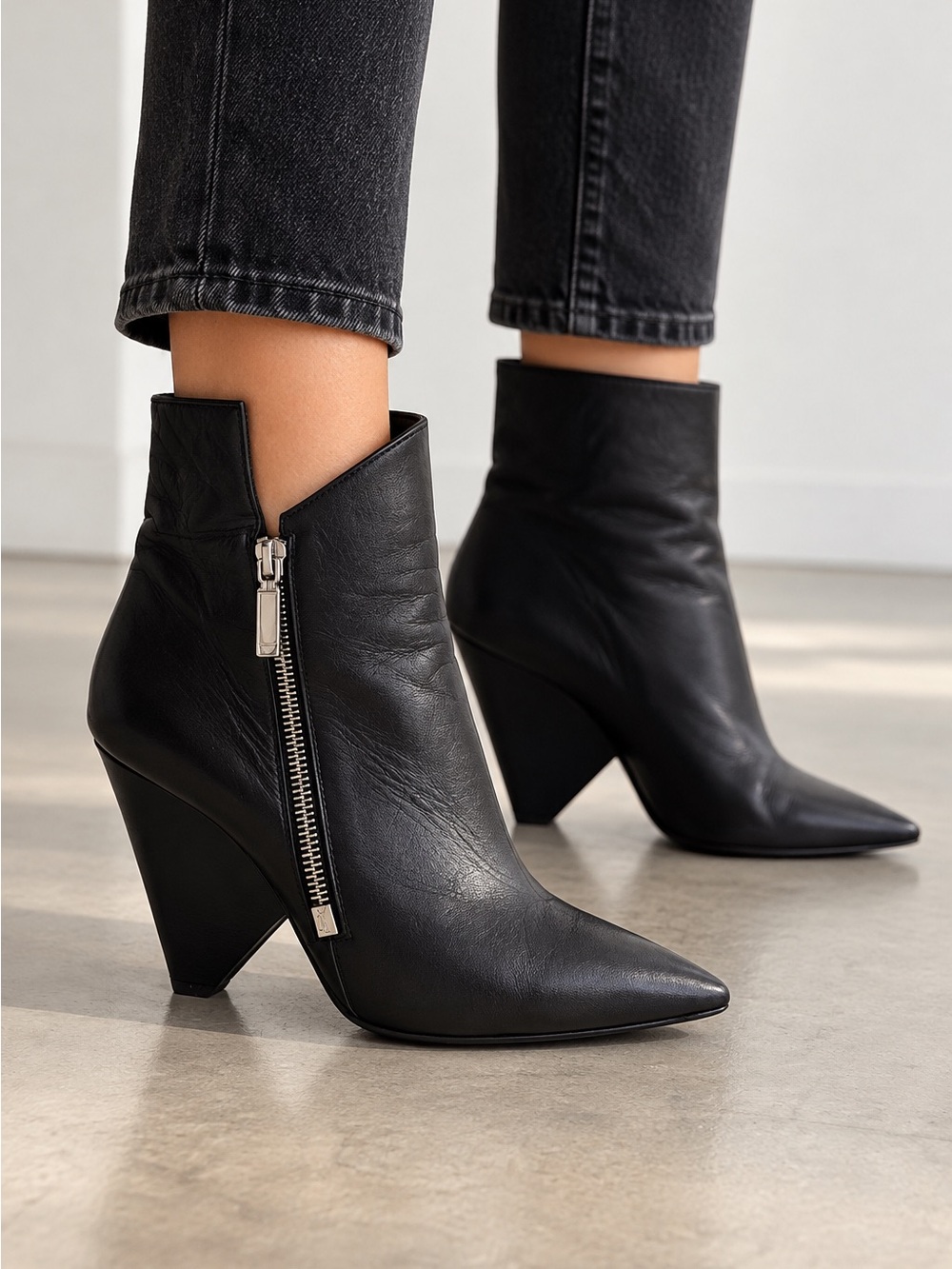 Saint Laurent Niki Black Leather Pointed Toe Side Zip Cone Heel Ankle Boots 40
